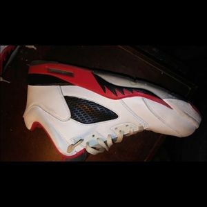 Fire red 5s low size 11.5